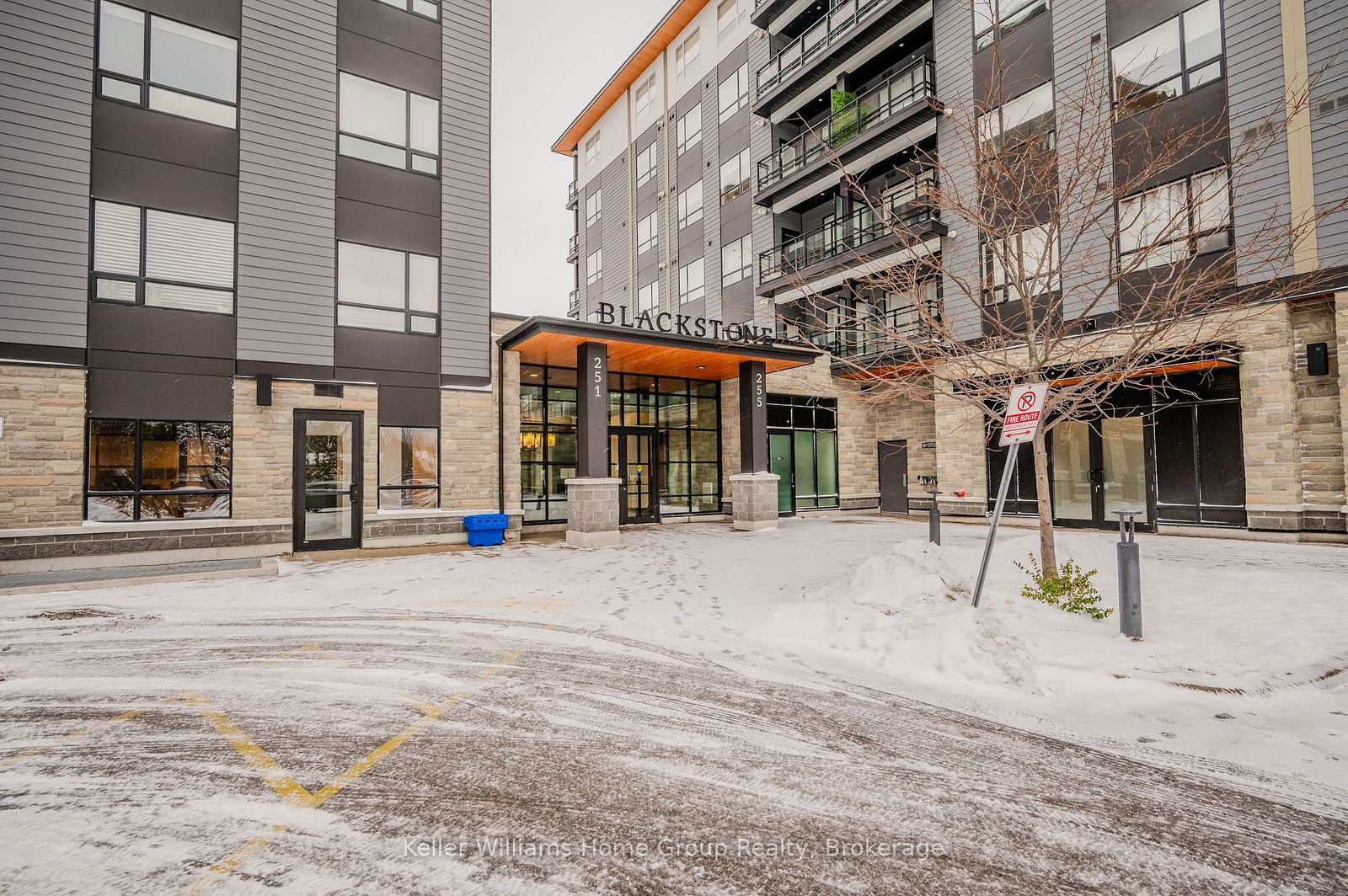 Condo sold at 418-251 Northfield Drive, Waterloo, N2K 3H4 - MLS: X11882206