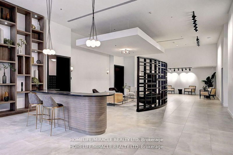 home for lease on 910-15 Glebe Street N