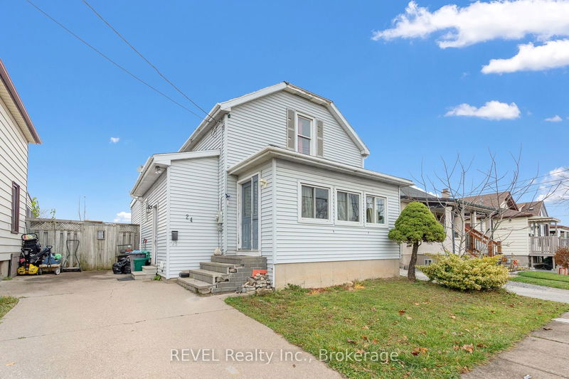 home for sale on 24 Lyndon Street W