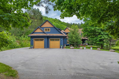 1074 TALLY HO WINTER PARK Rd, Lake of Bays - Sinclair image-0-1
