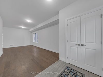 4277 John Ross Crt, Windsor - Windsor image-0-2