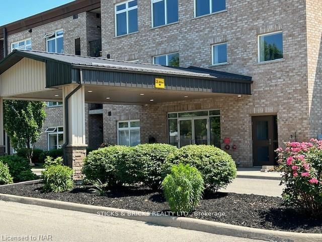 Unit 111 — 4644 PETTIT Ave, Niagara Falls - 212 - Morrison image-0-0