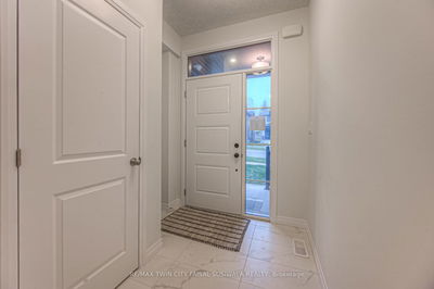 256 GREEN GATE Blvd, Cambridge -  image-0-4