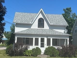 Building in 61 Front Street