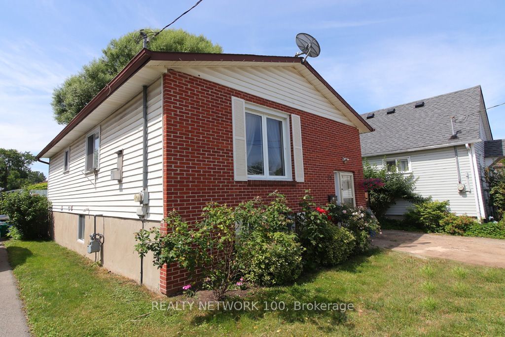 Building at 13 Cumming Street, St. Catharines, 458 - Western Hill