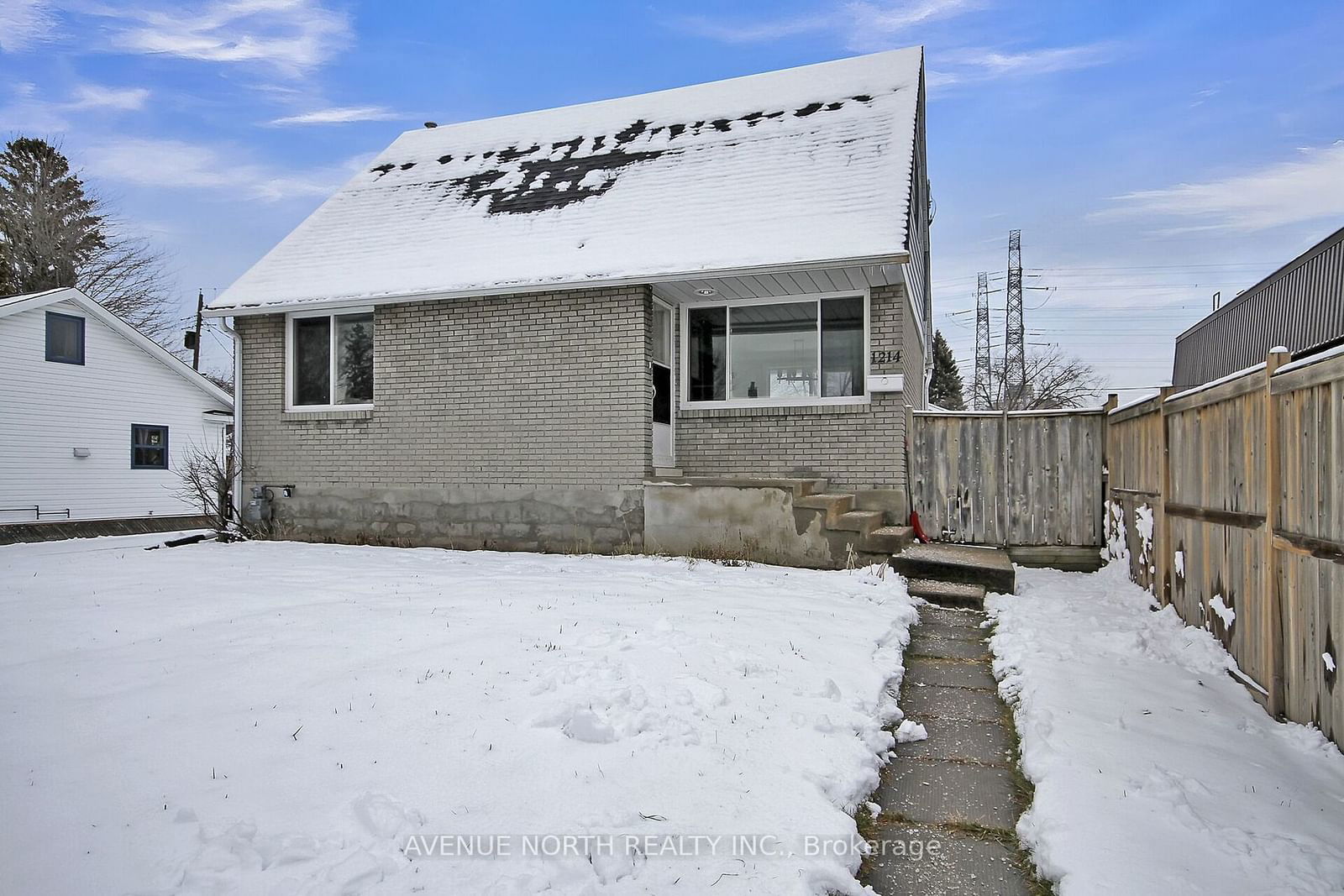 Detached House for sale at 1214 Foxbar Avenue, Hunt Club - South Keys and Area, 3803 - Ellwood, K1V 6V5 - MLS: X11884557