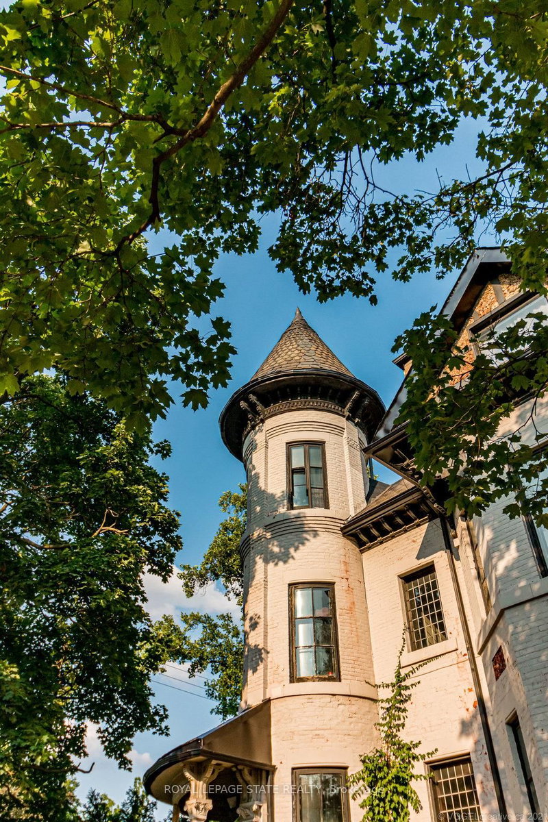 347 Queen St S, Hamilton, L8P 3T8 | Image 3