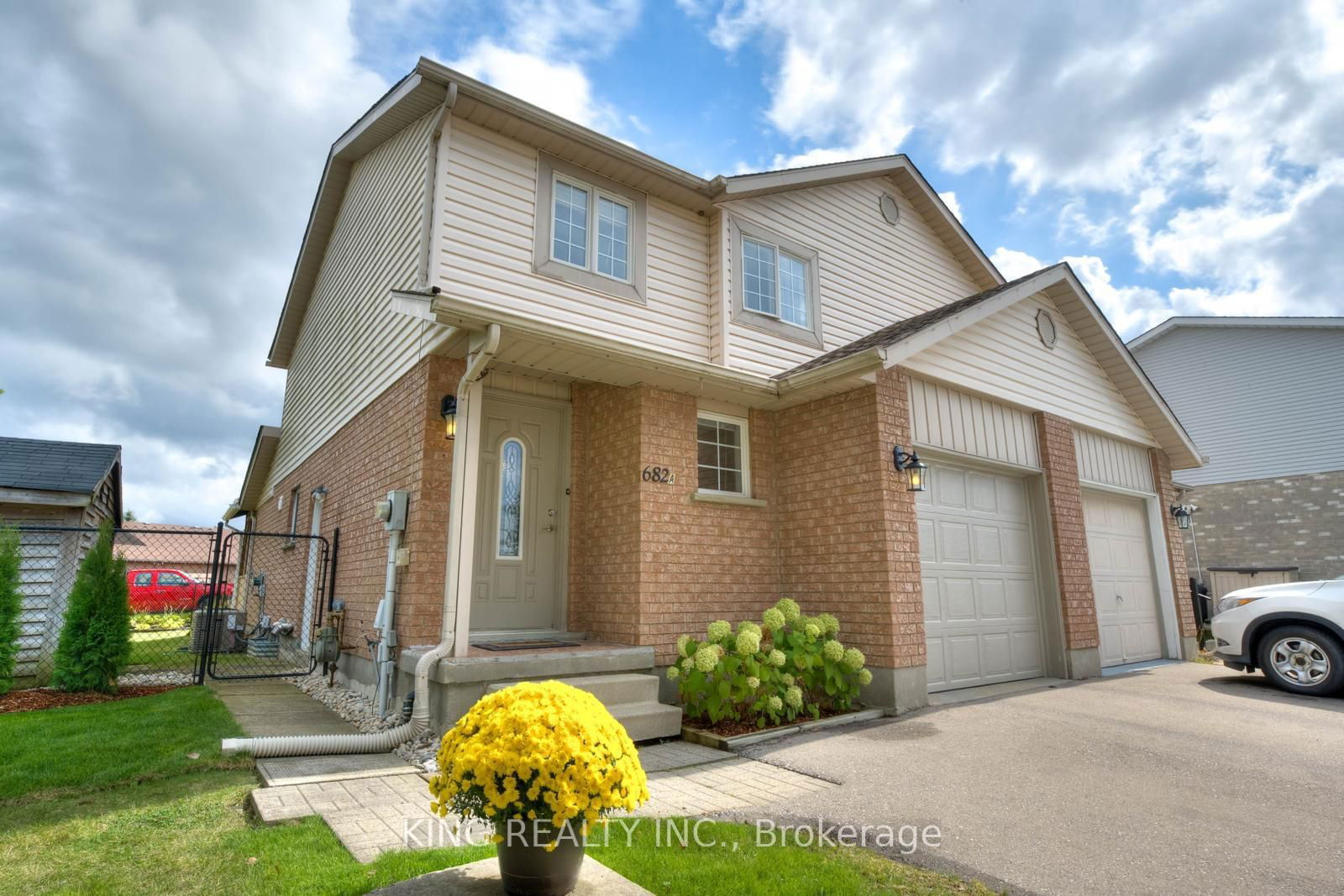 Semi-Detached House leased at UNIT #A-682 PINEROW Crescent, Waterloo, N2T 2K3 - MLS: X11884998