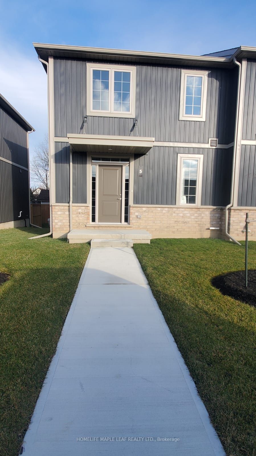 Townhouse leased at 5-18 CORBIN Street, St. Catharines, L2P 0E8 - MLS: X11885217