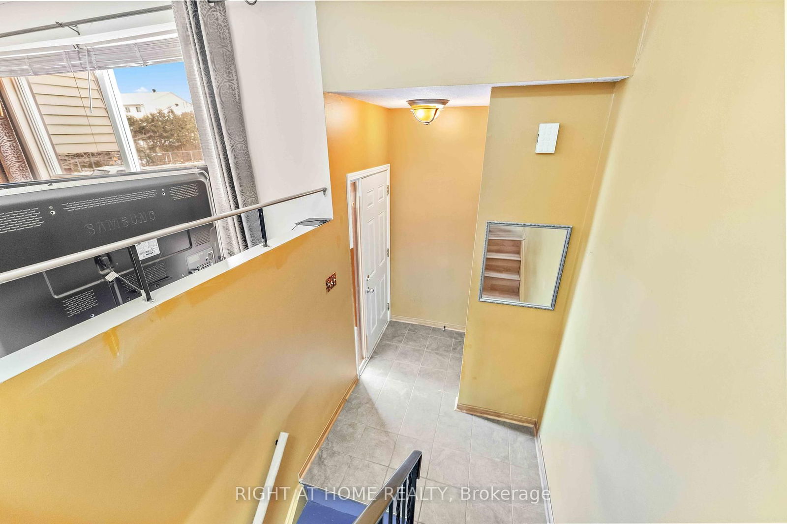 Townhouse leased at 81 pixley private N/A, Ottawa, Riverview Park, K1G 4C3 - MLS: X11885920