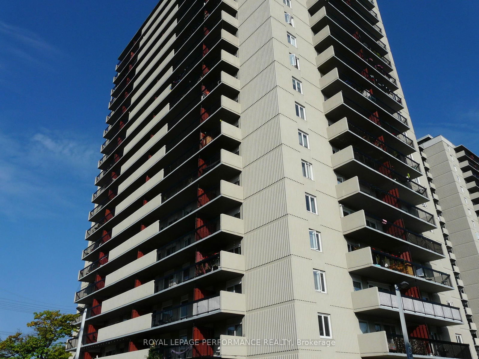 Condo leased at 1103-158B McArthur Avenue, Ottawa, Vanier, K1L 8C9 - MLS: X11886061