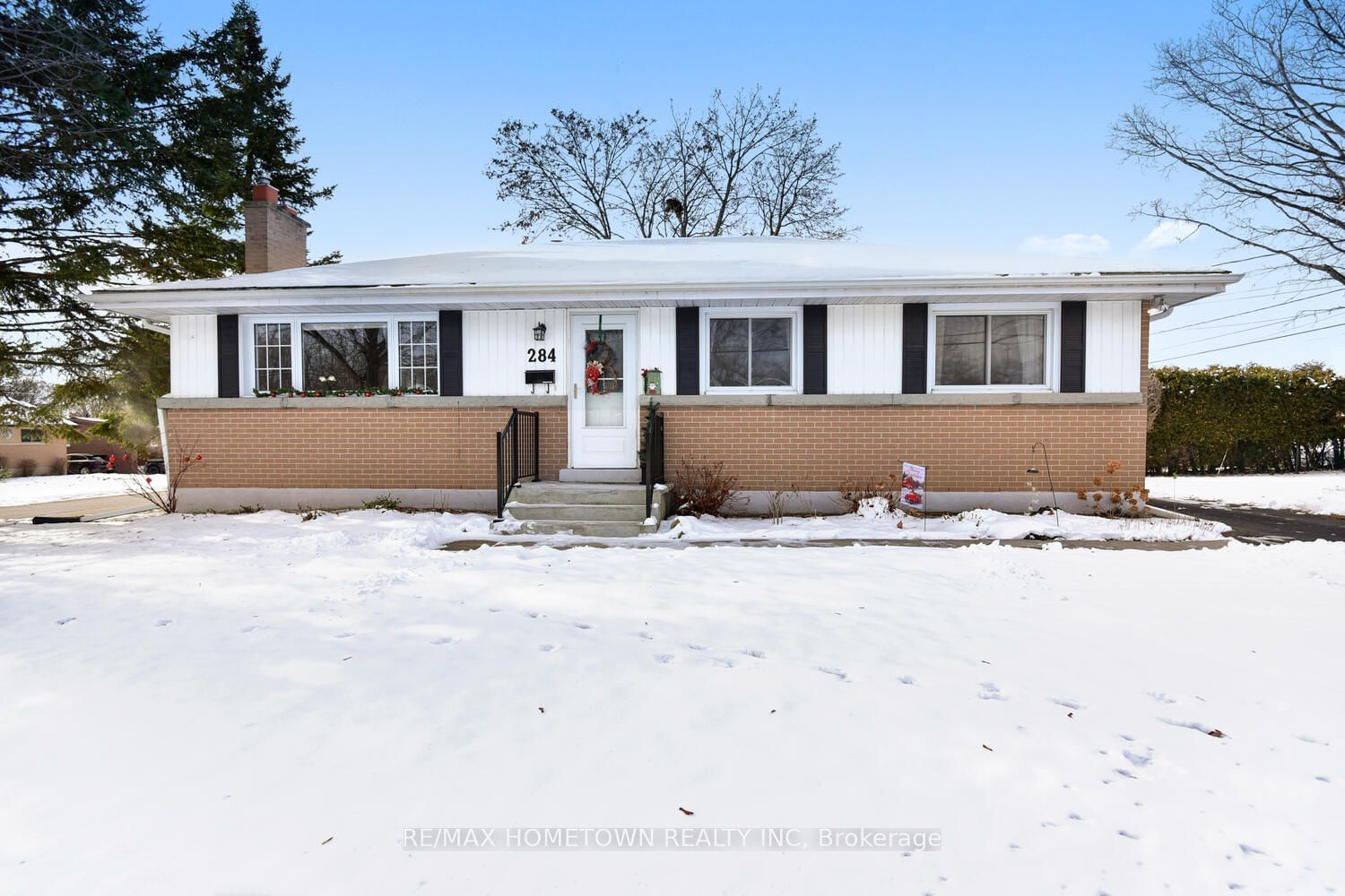 Detached House sold at 284 First Avenue, Brockville, 810 - Brockville, K6V 3B7 - MLS: X11886207