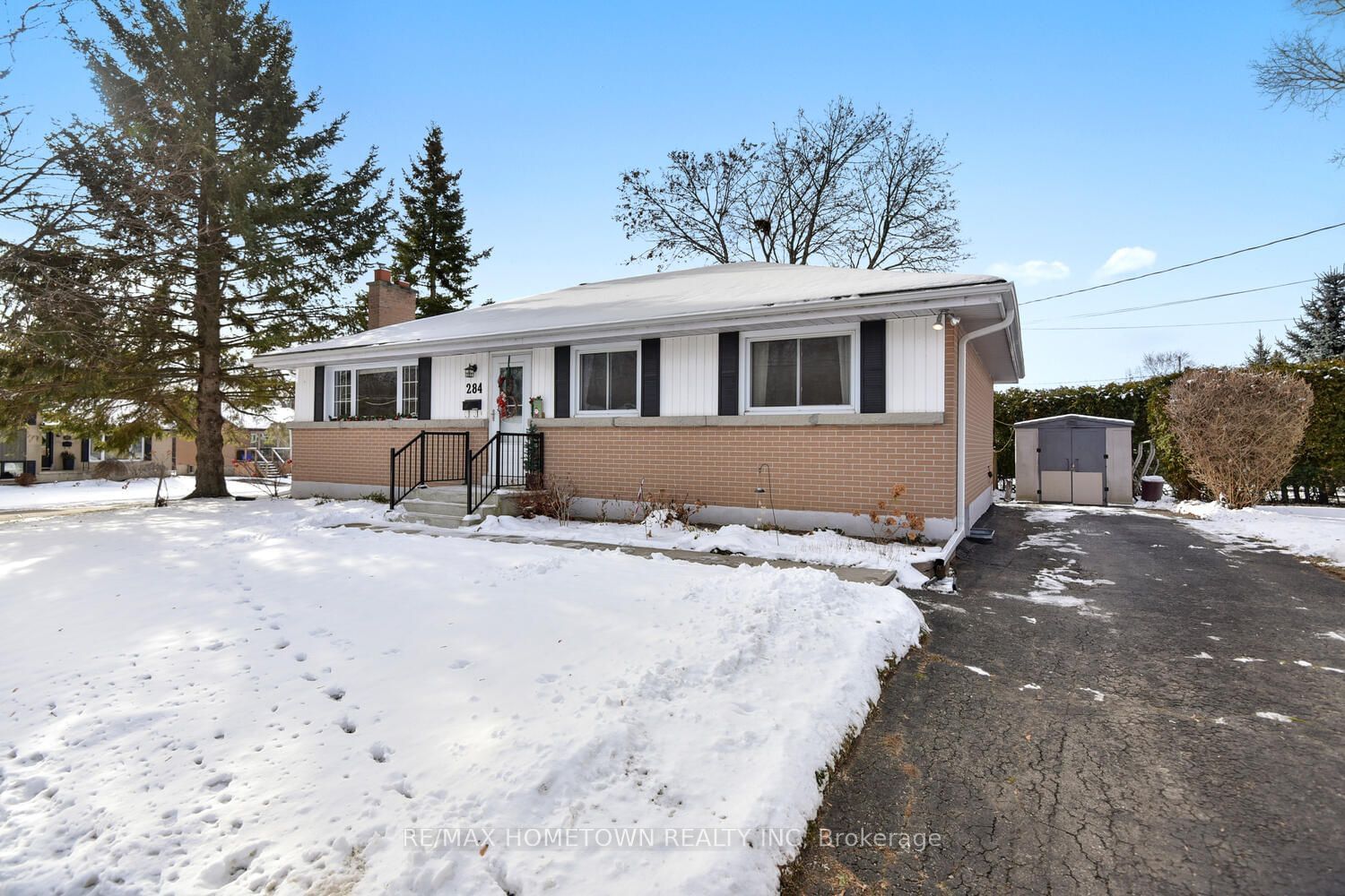 Detached House sold at 284 First Avenue, Brockville, 810 - Brockville, K6V 3B7 - MLS: X11886207