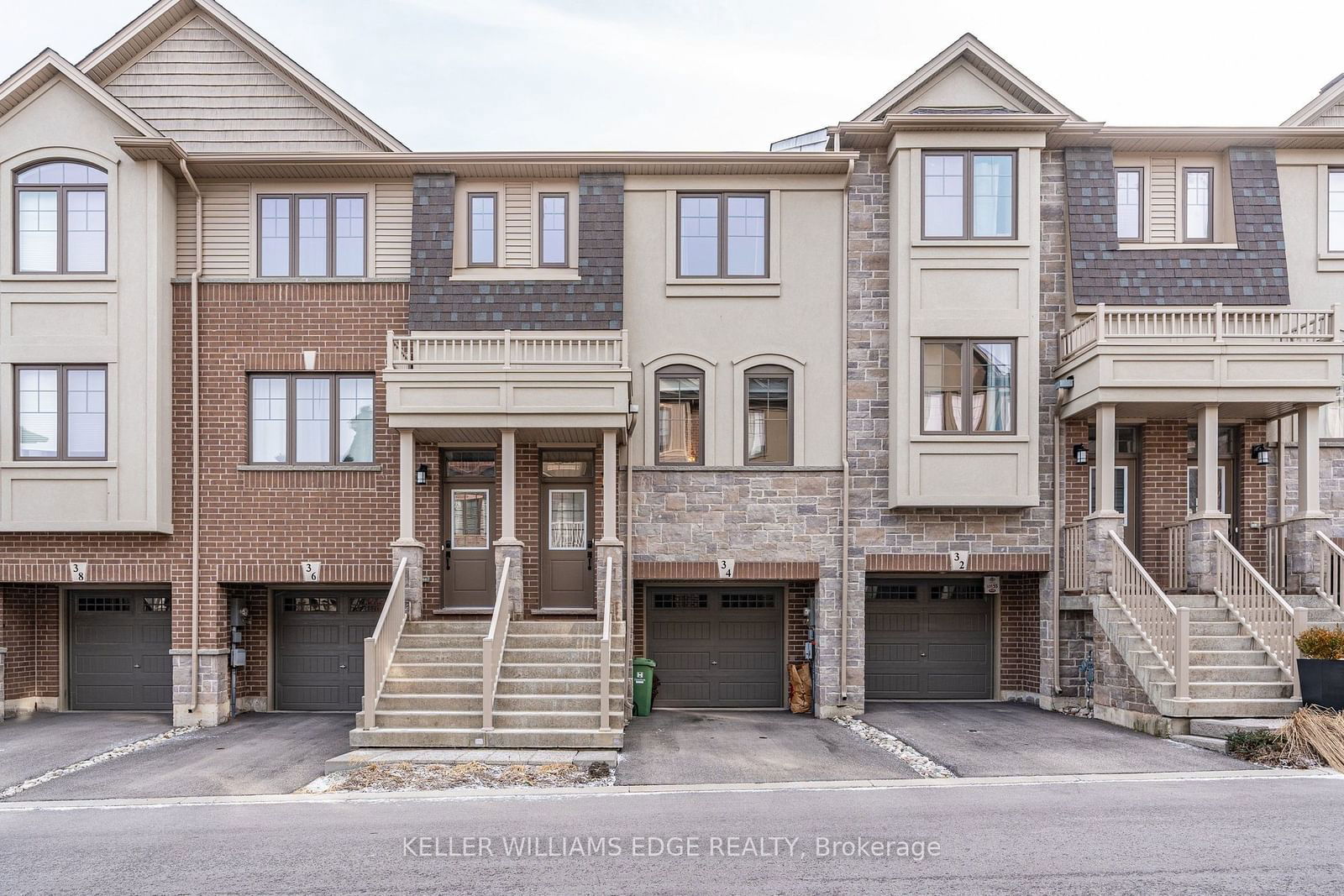 Townhouse for lease at 34 Marr Lane, Hamilton, Meadowlands, L9G 3K9 - MLS: X11886430