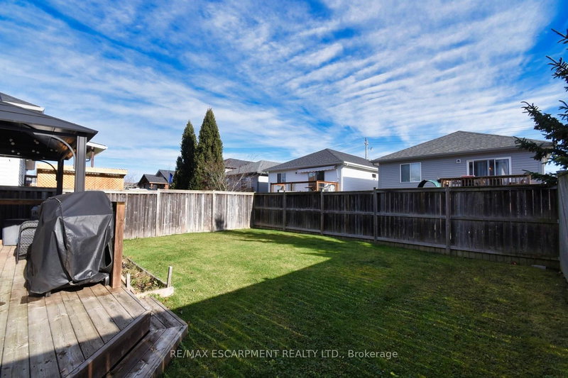 160 Wallace Ave S, Welland, L3B 1R5 | Image 2