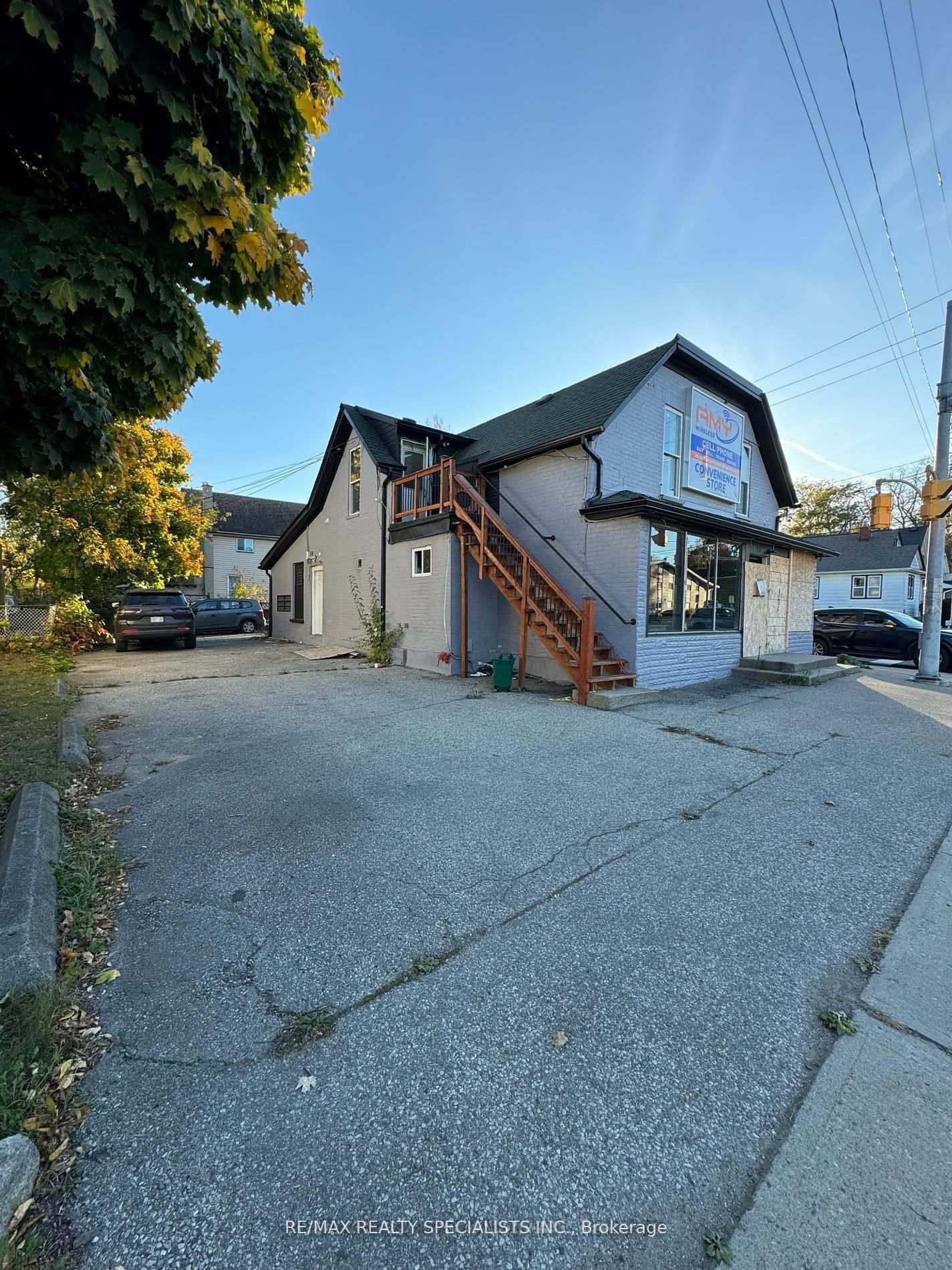 Store W/Apt/Office sold at 25 Park Hill Road, Cambridge, N1S 1C8 - MLS: X11886861