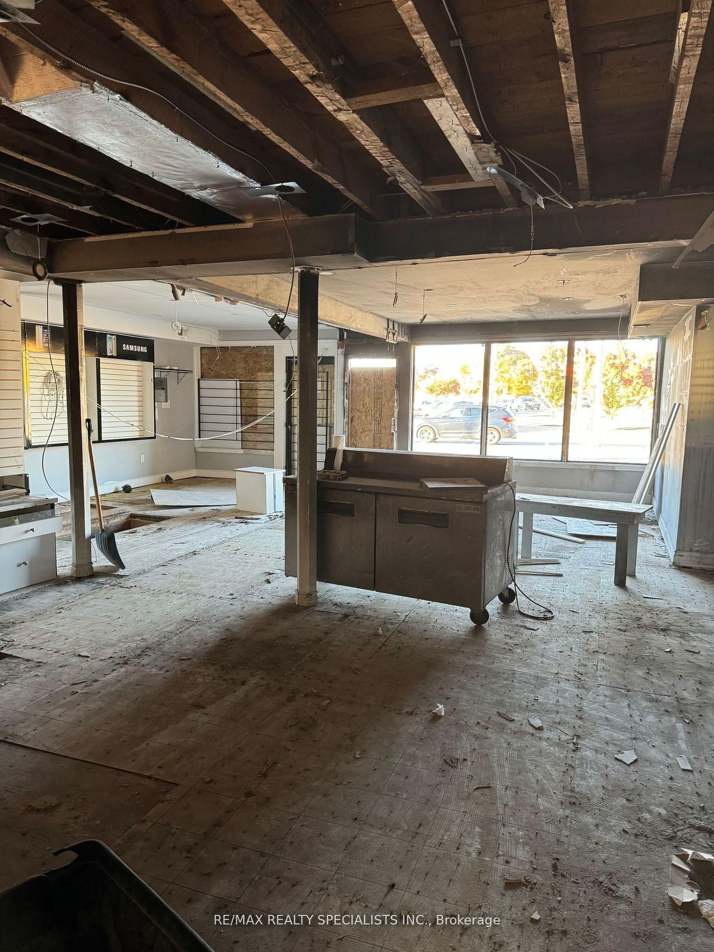 Store W/Apt/Office sold at 25 Park Hill Road, Cambridge, N1S 1C8 - MLS: X11886861