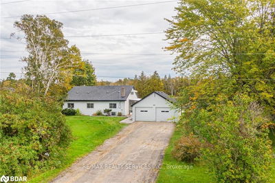 885 Glen Cedar Dr, Smith-Ennismore-Lakefield - Rural Smith-Ennismore-Lakefield image-0-1