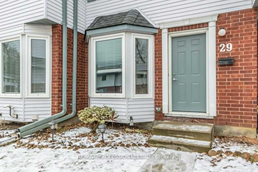 Townhouse leased at 29-219 Kingswood Drive, Kitchener, N2E 3J5 - MLS: X11886952