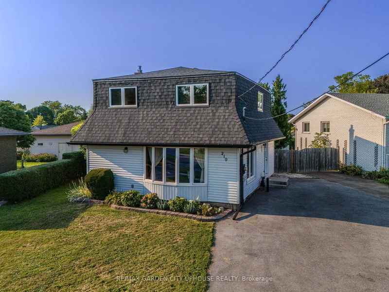 home for sale on 219 Lakeshore Road