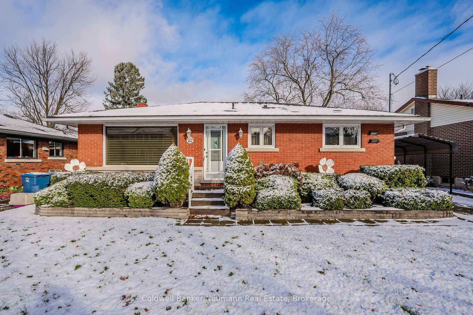 Building at 104 Dumbarton Street, Guelph, Waverley