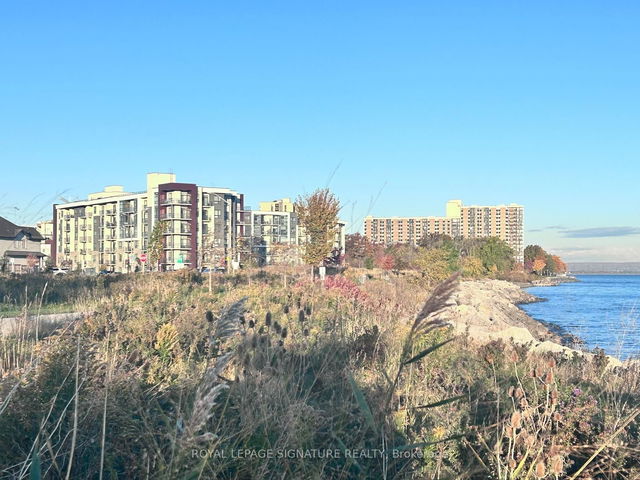 110 - 101 Shoreview Place