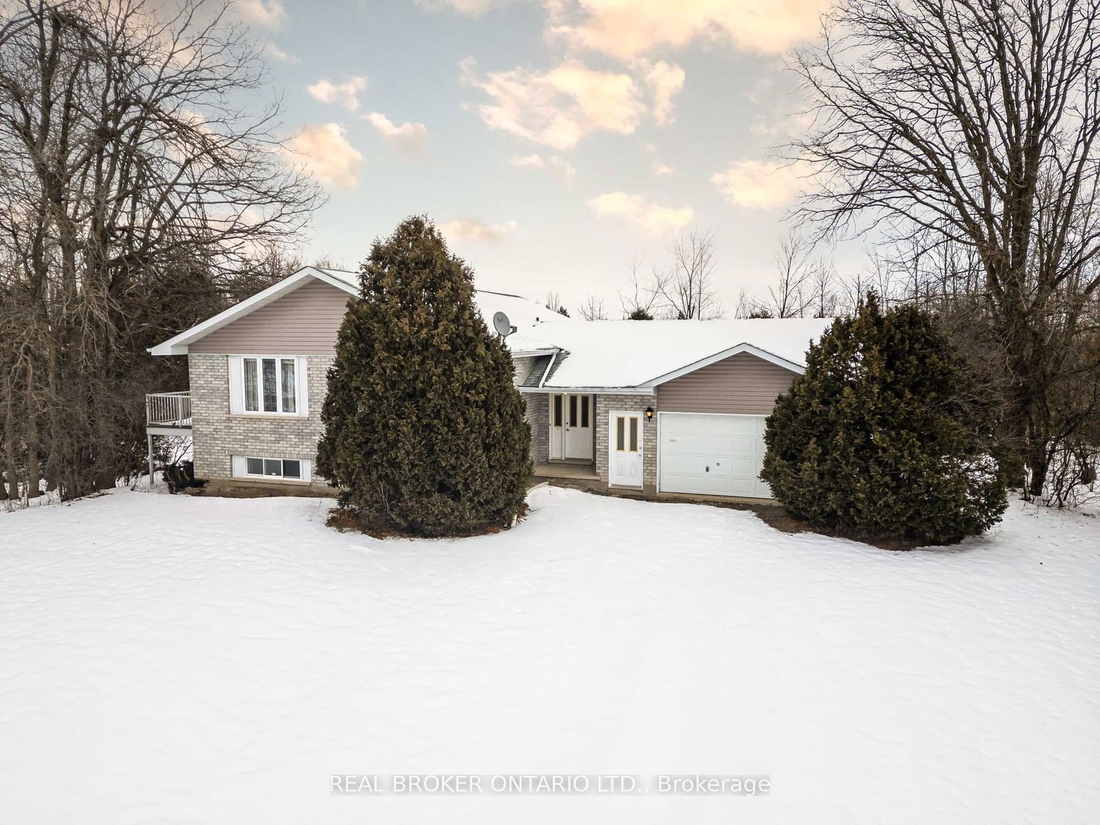 Detached House sold at 1327 Old Carriage Lane, North Dundas, 708 - North Dundas (Mountain) Twp, K0C 2K0 - MLS: X11888812