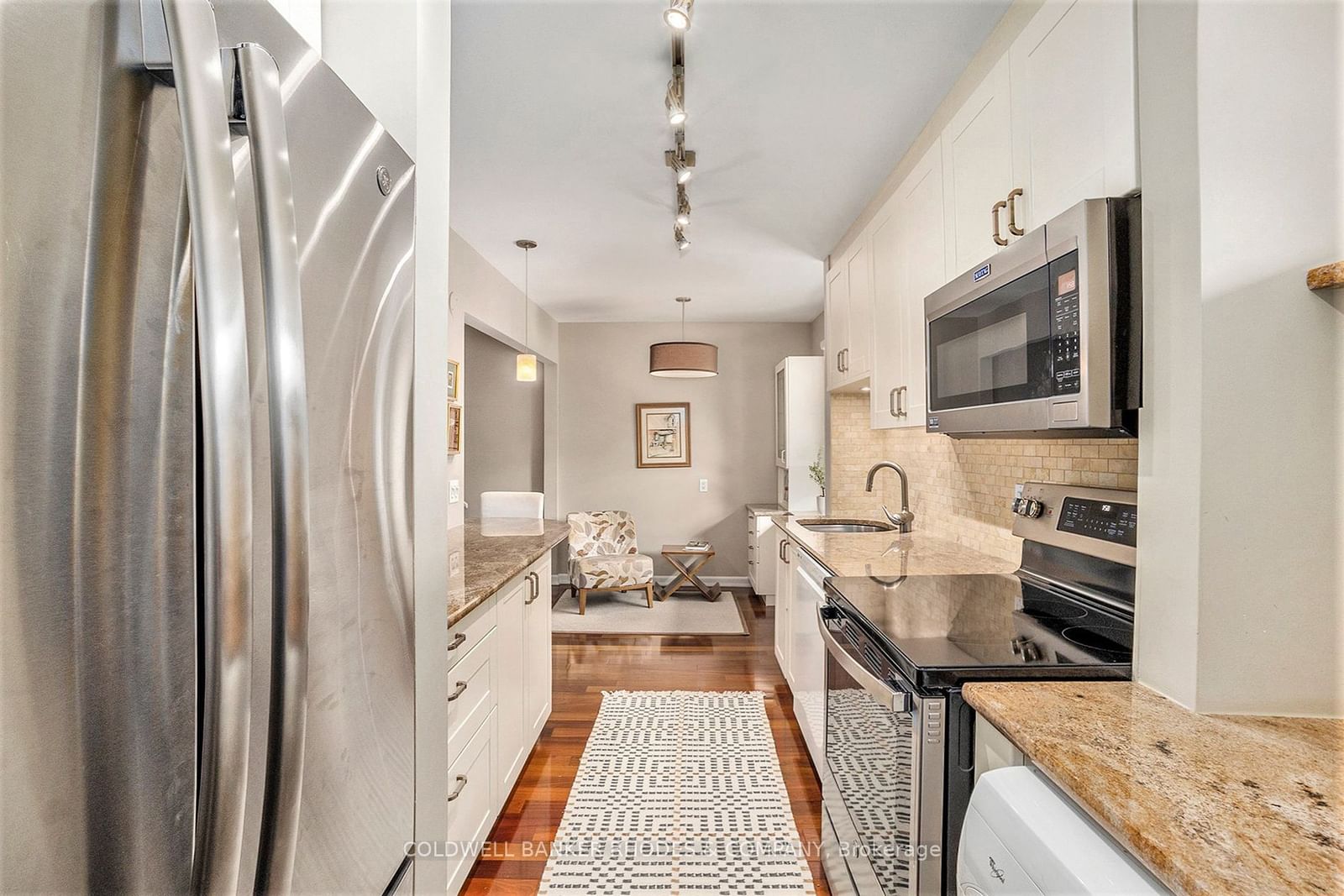 Listing Image 19