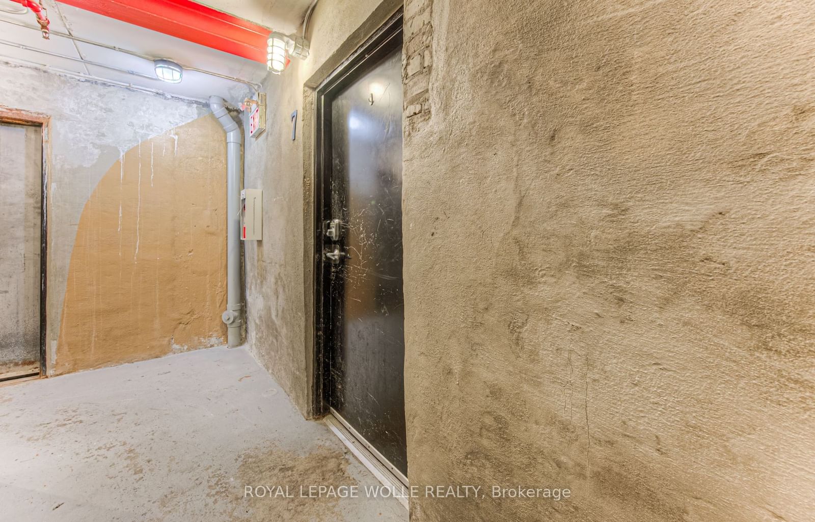 Listing Image 7