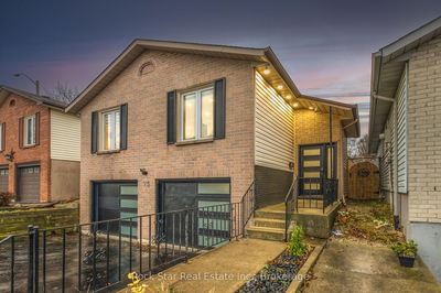 75 Queen Victoria Dr, Hamilton - Quinndale image-0-1