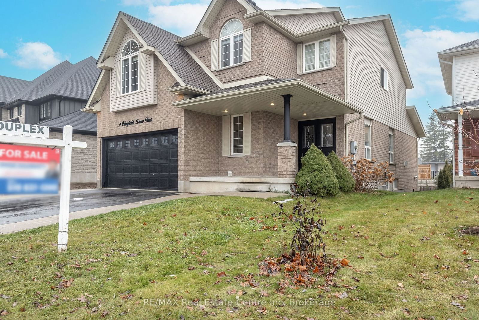 Detached House sold at 4 CLAIRFIELDS Drive, Guelph, Clairfields, N1G 5H5 - MLS: X11889416