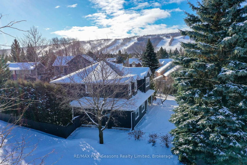 108 Liisa's Lane, Blue Mountains, L9Y 0M3 | Image 3