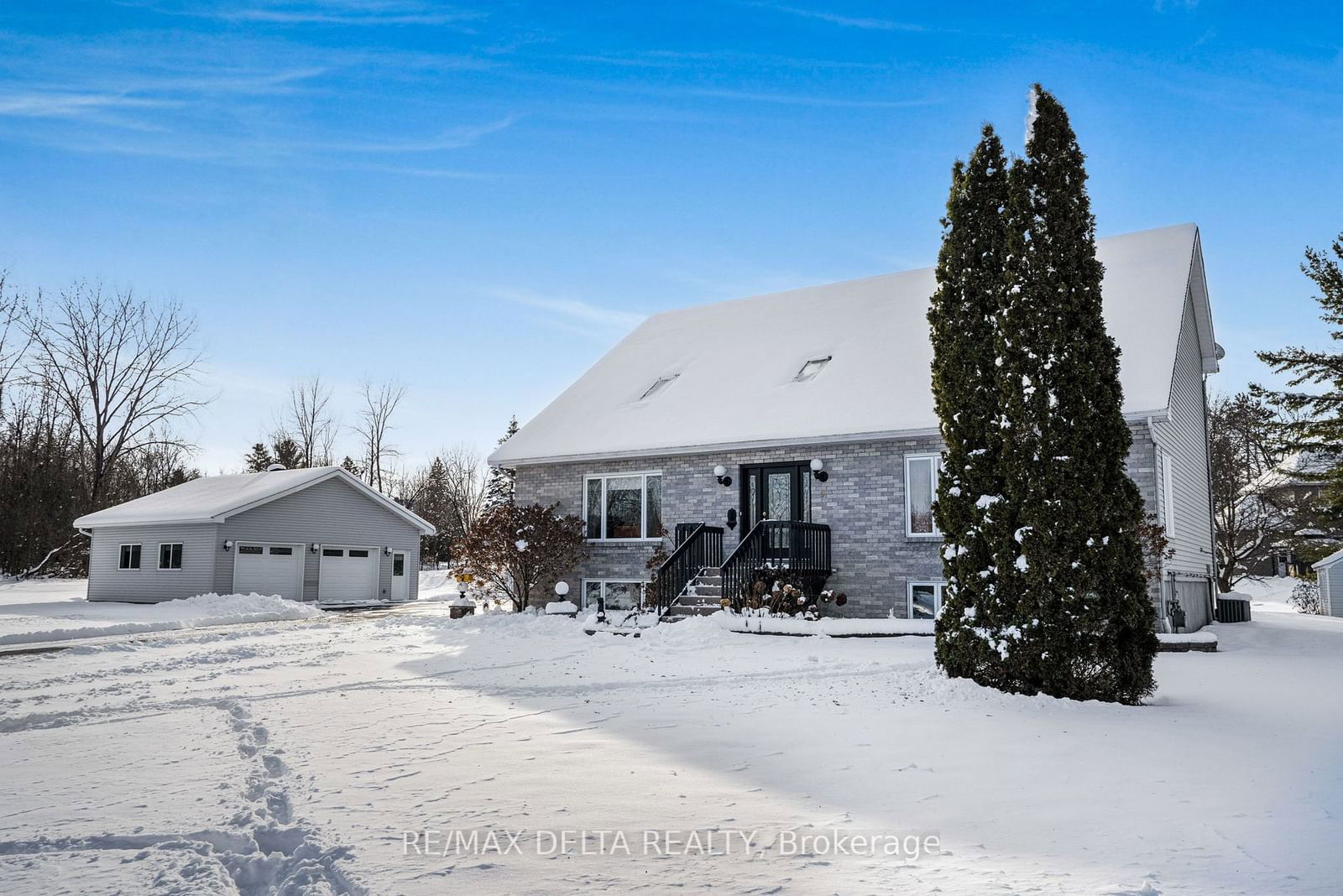 Building at 9 Landriault Street, Champlain, 614 - Champlain Twp