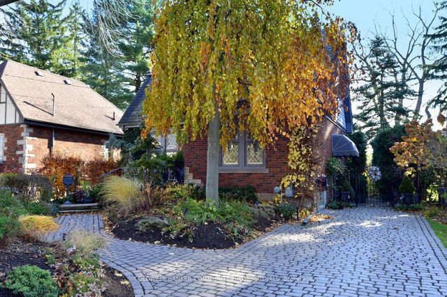9 Rowanwood Avenue