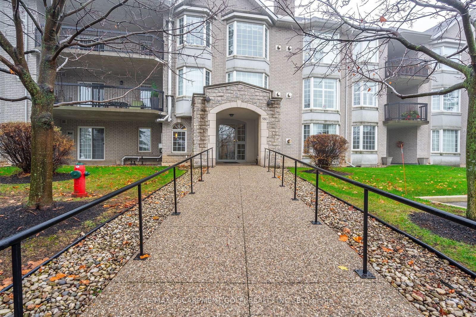 Condo sold at 107-980 Golf Links Road, Hamilton, Ancaster, L9K 1J8 - MLS: X11890611