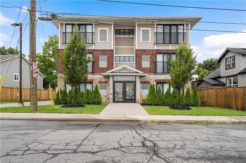 home for lease on 102-63 VINE Street S