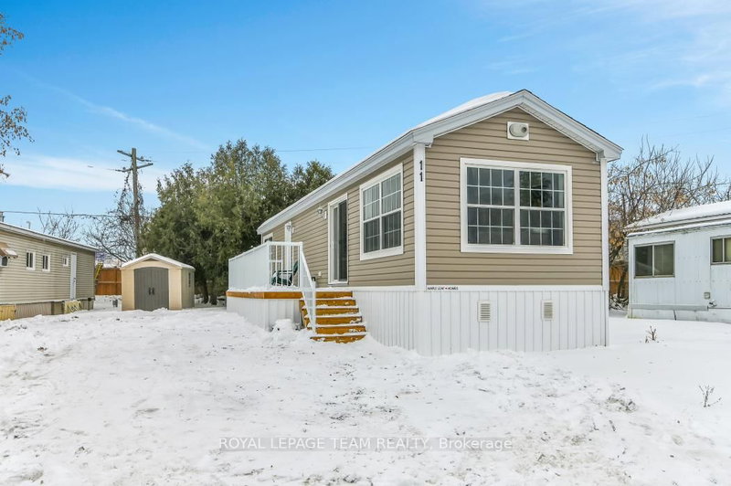 11 Bonner St, Nepean, K2H 7S9 | Image 2