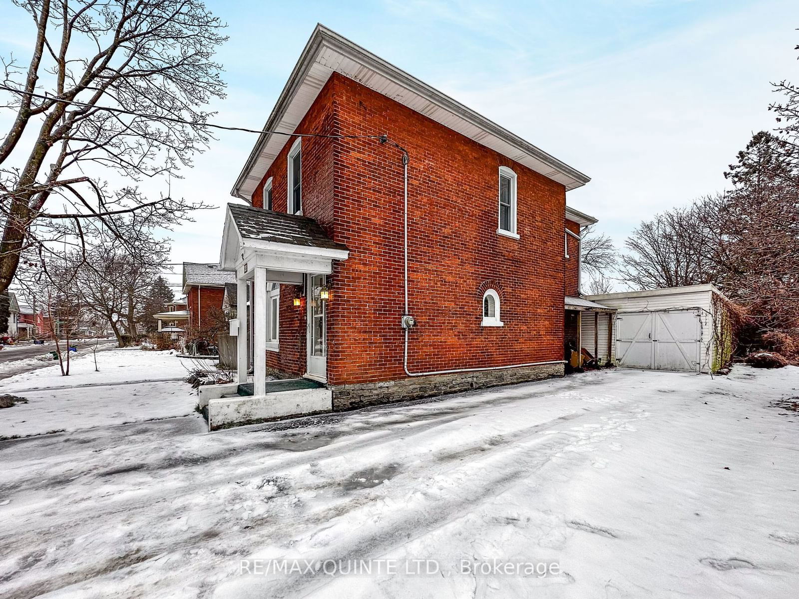 Detached House sold at 66 Dunbar Street, Belleville, K8P 3R8 - MLS: X11890764