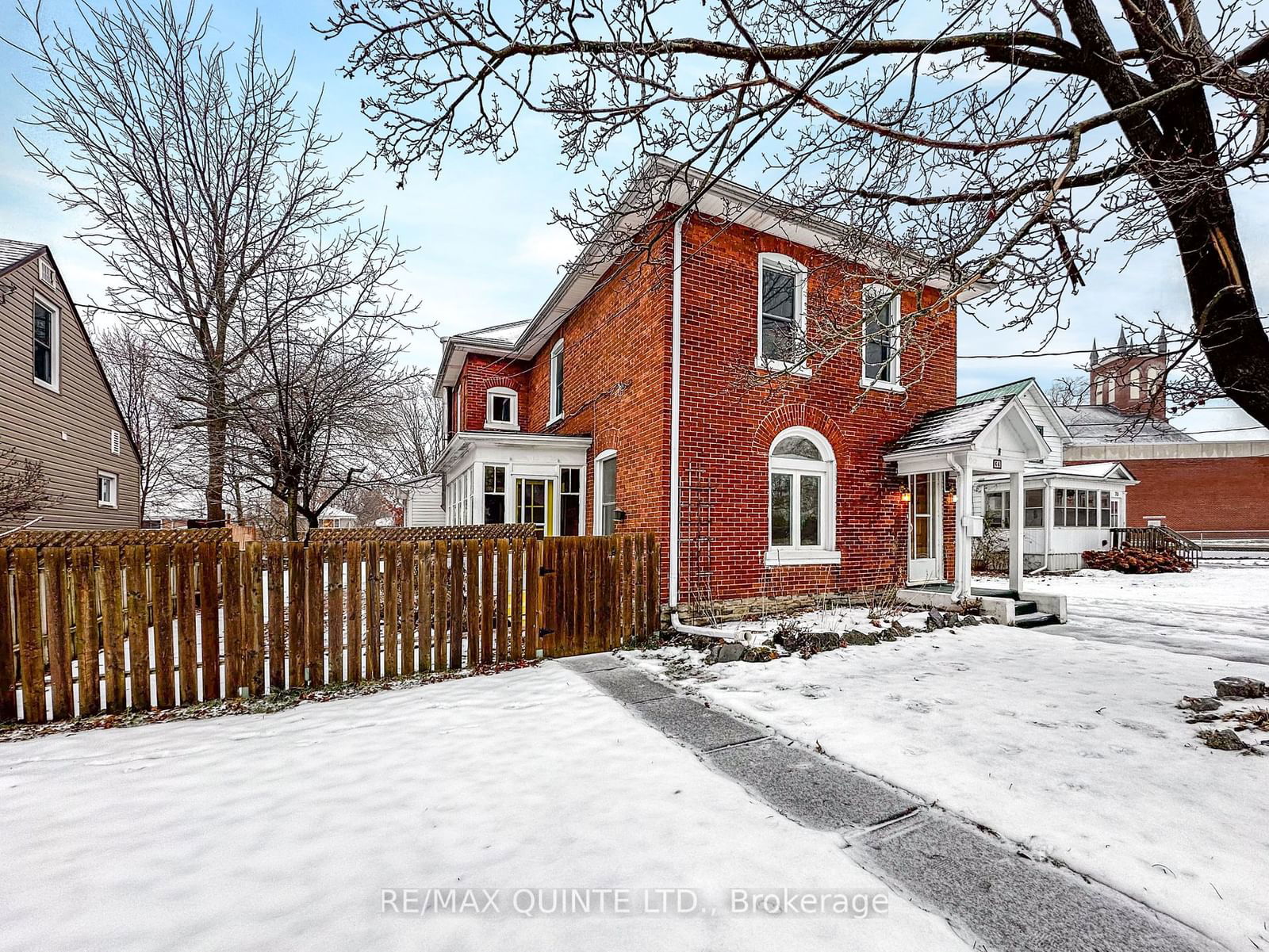 Detached House sold at 66 Dunbar Street, Belleville, K8P 3R8 - MLS: X11890764