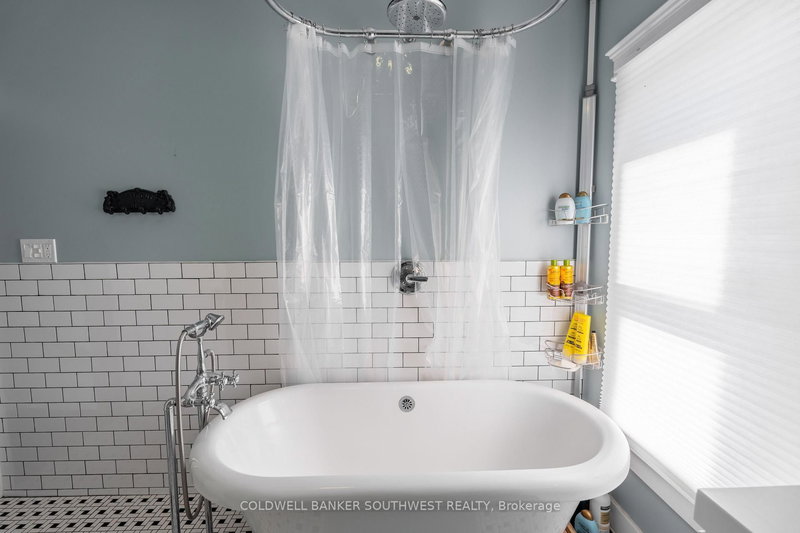 224 Vidal St S, Sarnia, N7T 2T7 | Image 2