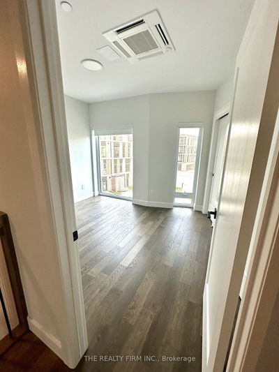 Unit B 109 — 2082 Lumen Dr, London - South A image-0-3