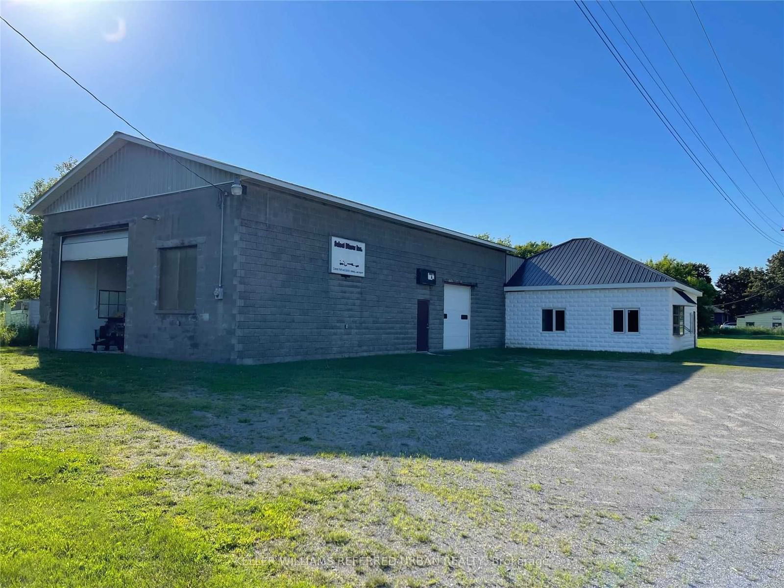 Building at 4574 Burnham Street, Hamilton Township