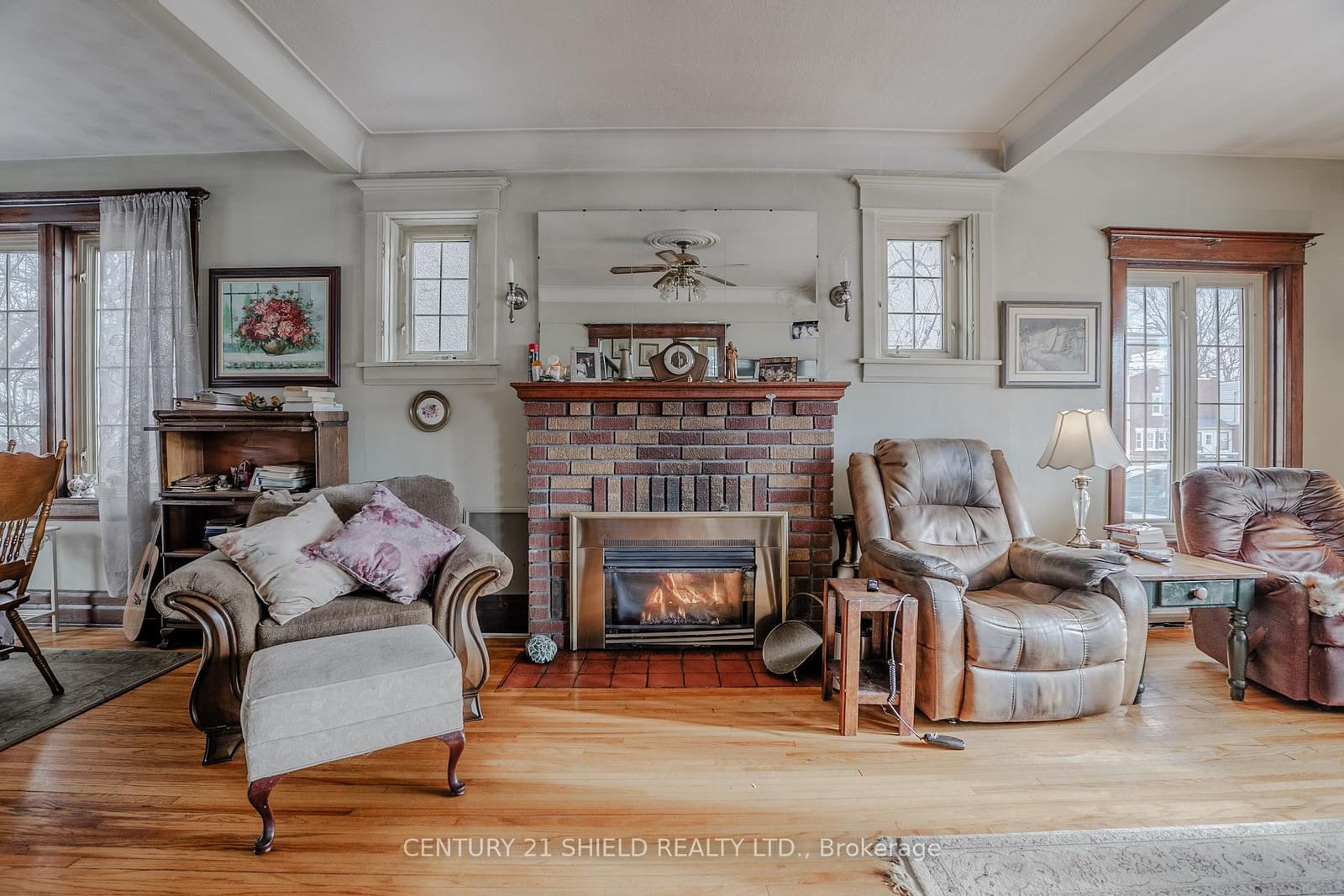 Listing Image 11
