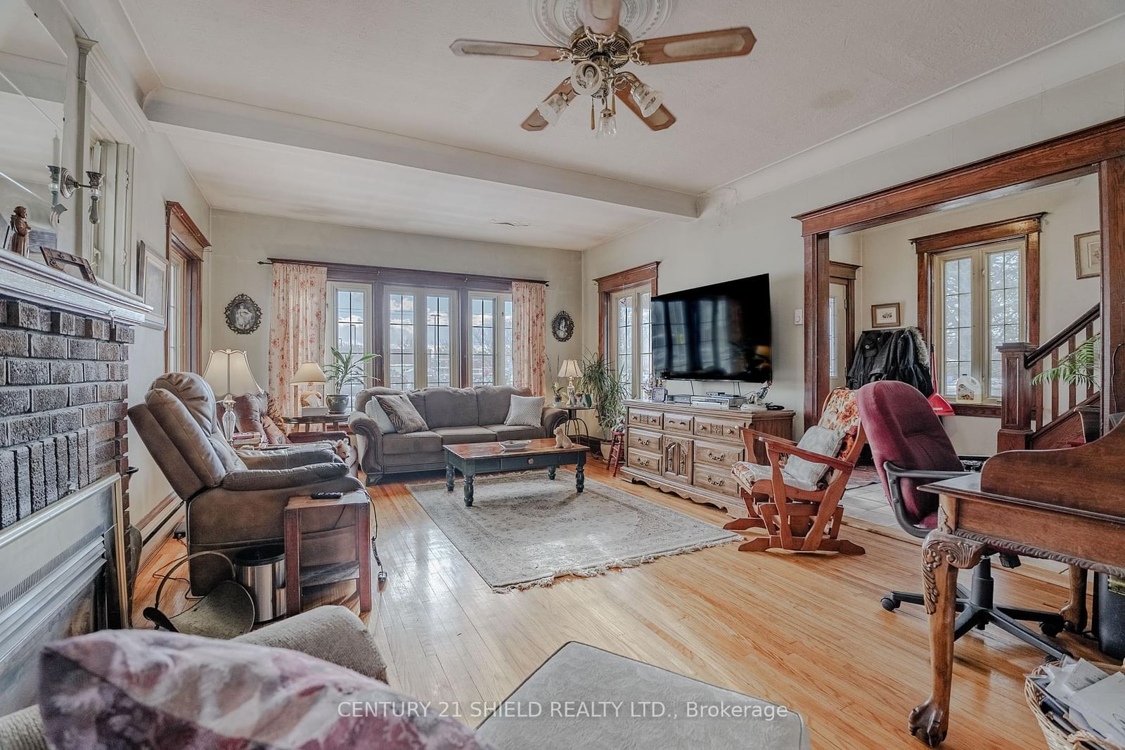 Listing Image 12
