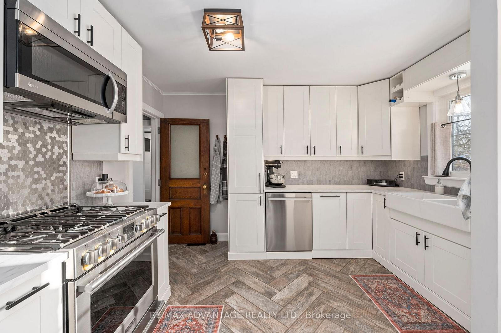 Listing Image 7