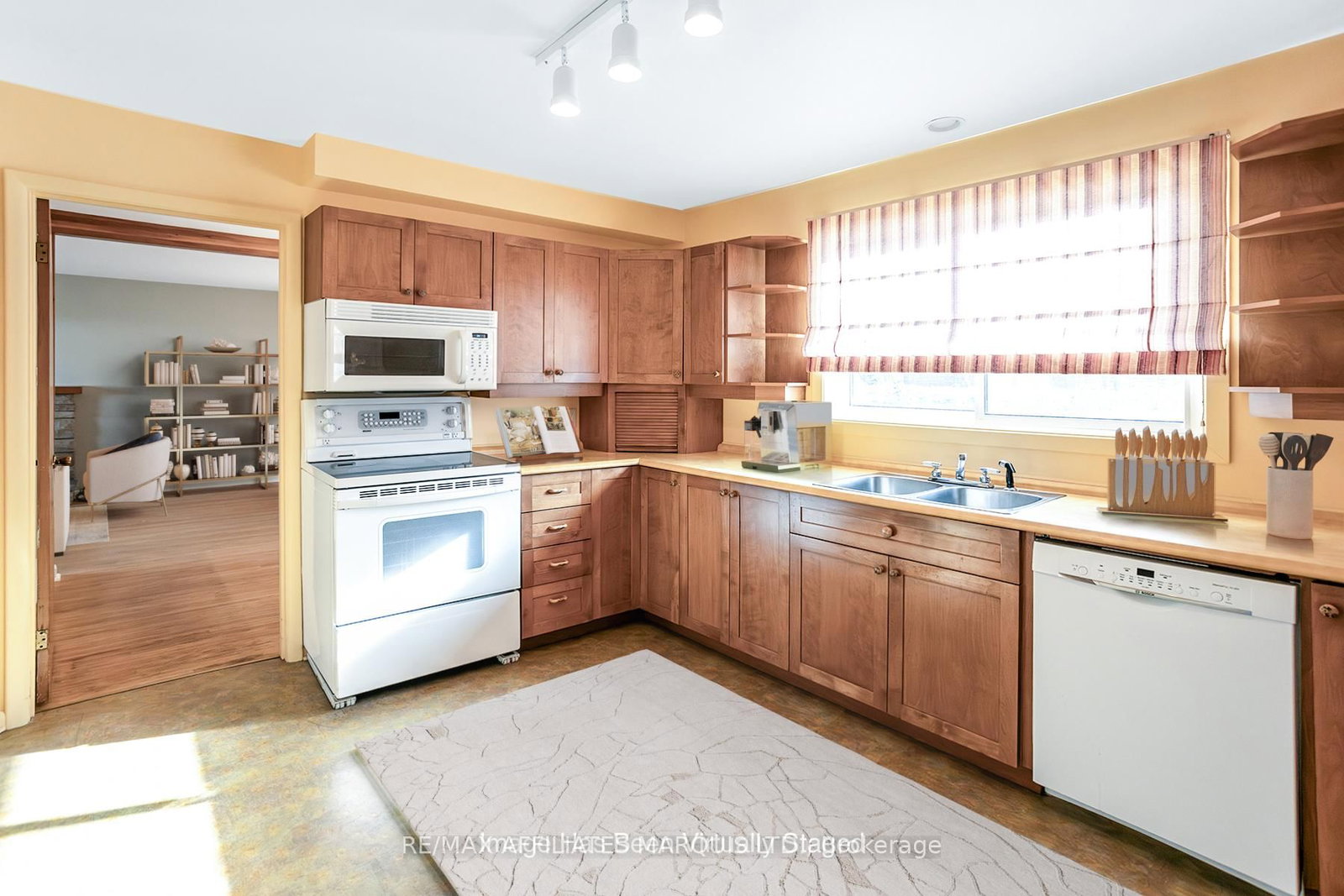 Listing Image 3
