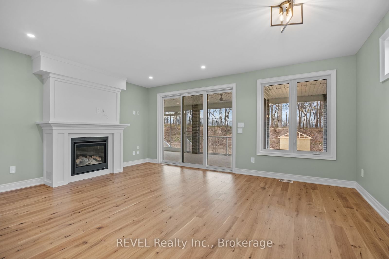Listing Image 7
