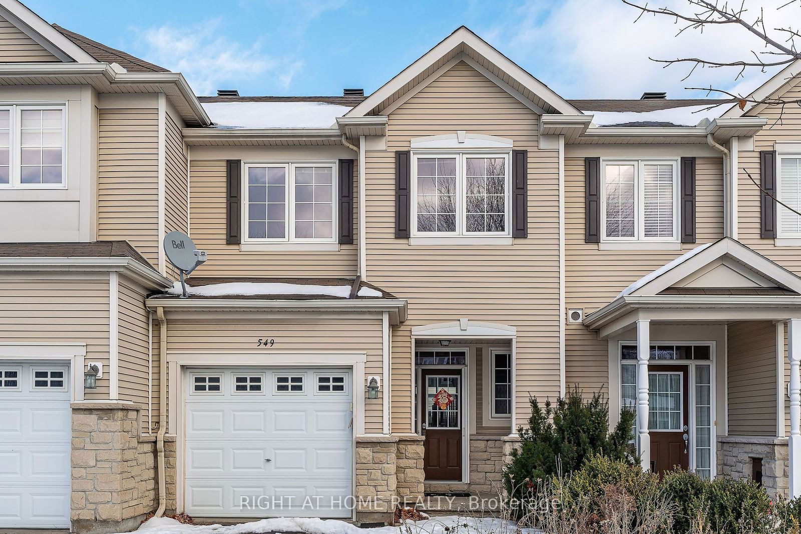 Townhouse leased at 549 Ashbourne Crescent, Barrhaven, 7708 - Barrhaven - Stonebridge, K2J 0P6 - MLS: X11892850