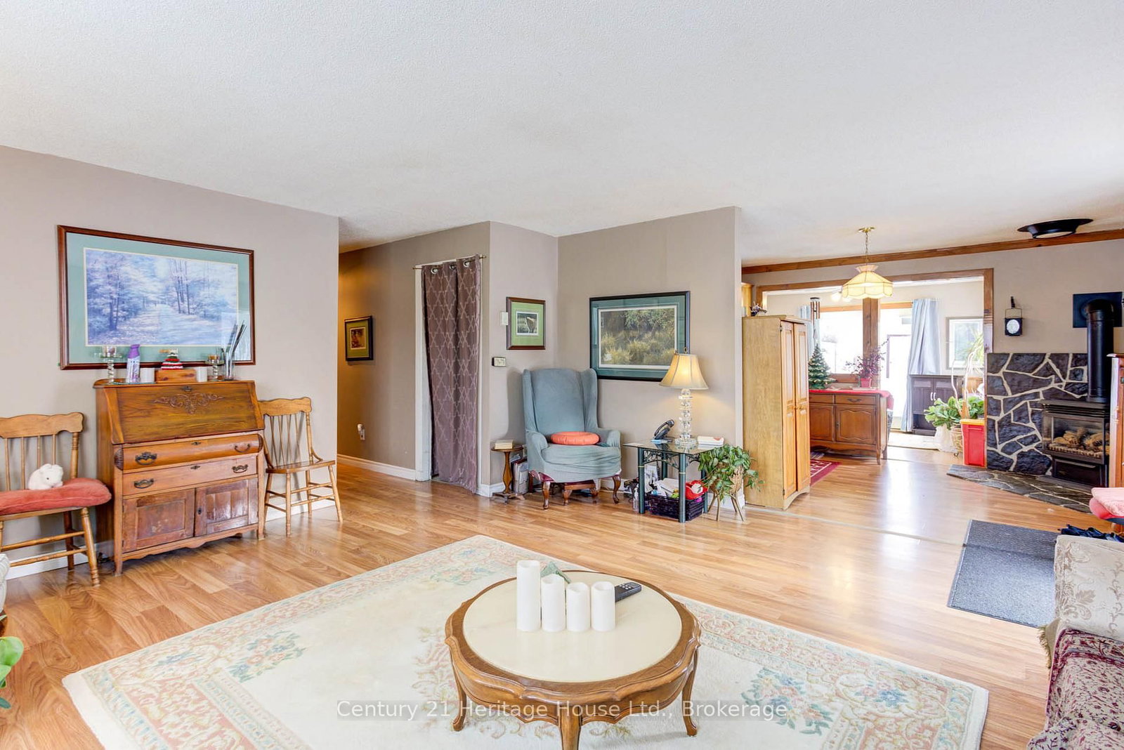 Listing Image 7