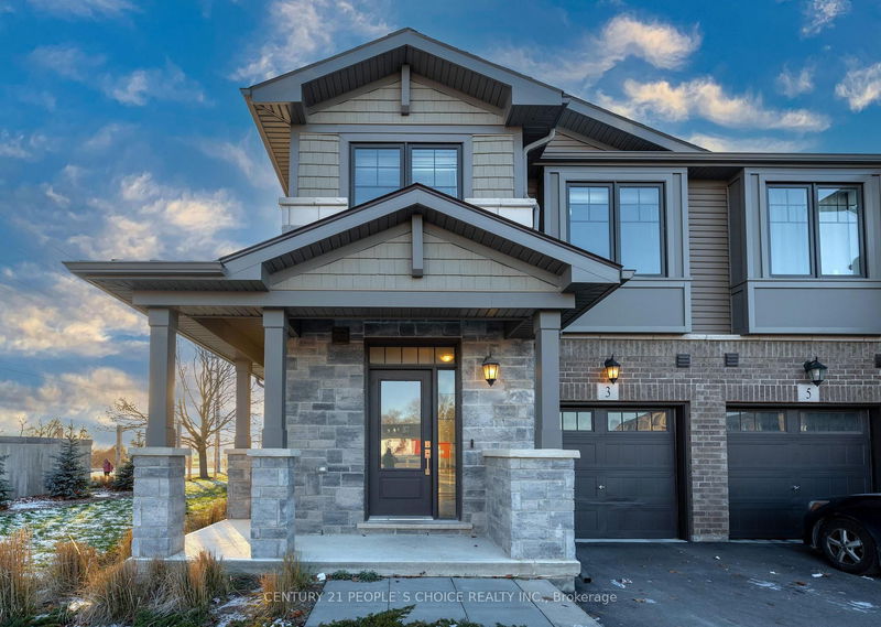 home for sale on 3 Hollywood Court